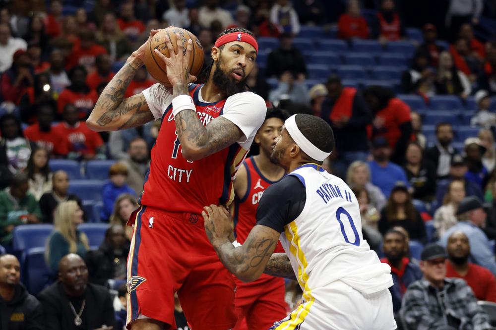 球队仅落后 球队仅落后