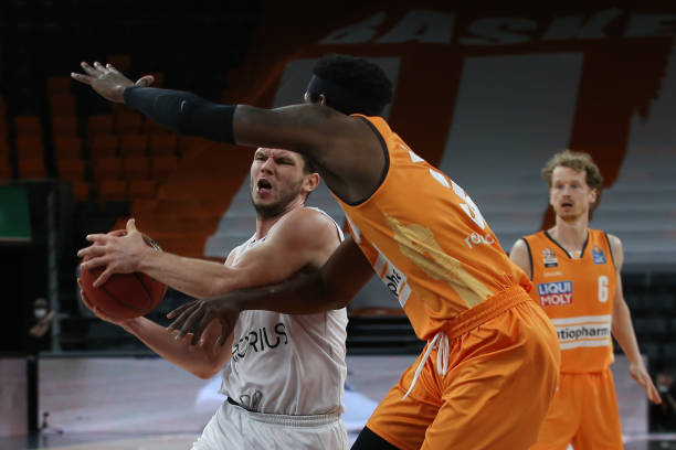 图多尔执教 图多尔执教