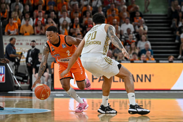 的突出贡献 的突出贡献